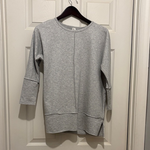 SPANX Tops - Spanx DOLMAN SWEATSHIRT